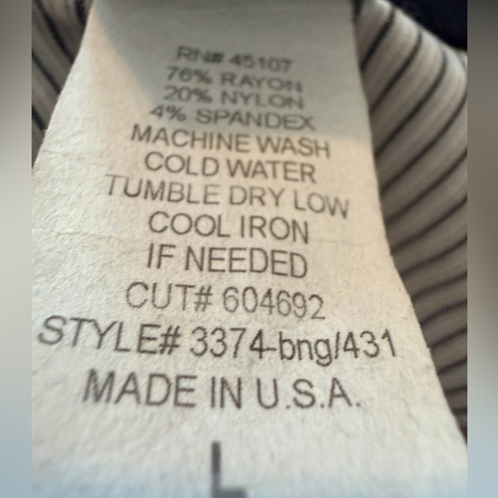 Women's Black Tailored Vest with Pinstriped Back Size L - Picture 9 of 9